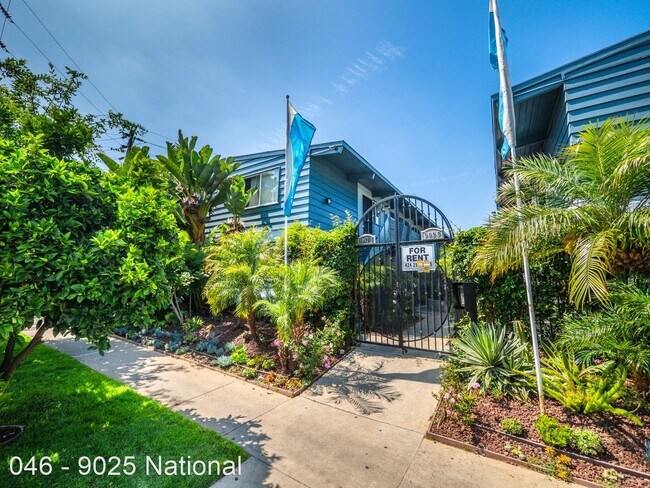 Foto del edificio - 9025 National Blvd