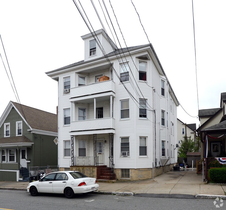 Building Photo - 190 Earle St