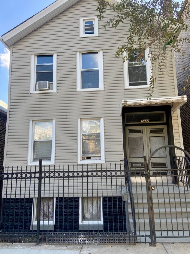 Foto principal - 1337 W Cullerton St