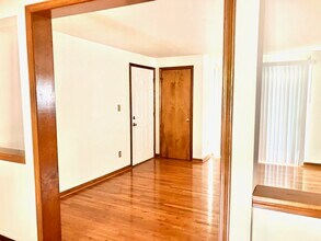 Building Photo - 6878 Nickis Ln
