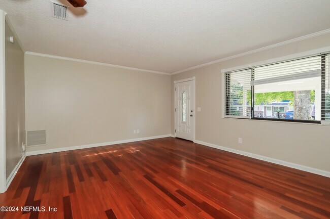 Building Photo - 1706 Grove Park Dr
