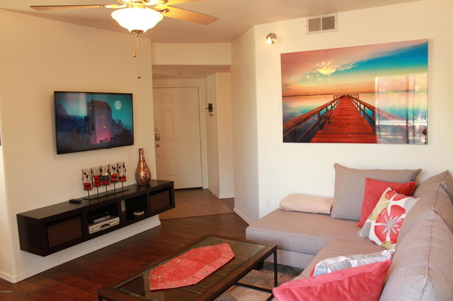 Foto del edificio - 4925 E Desert Cove Ave