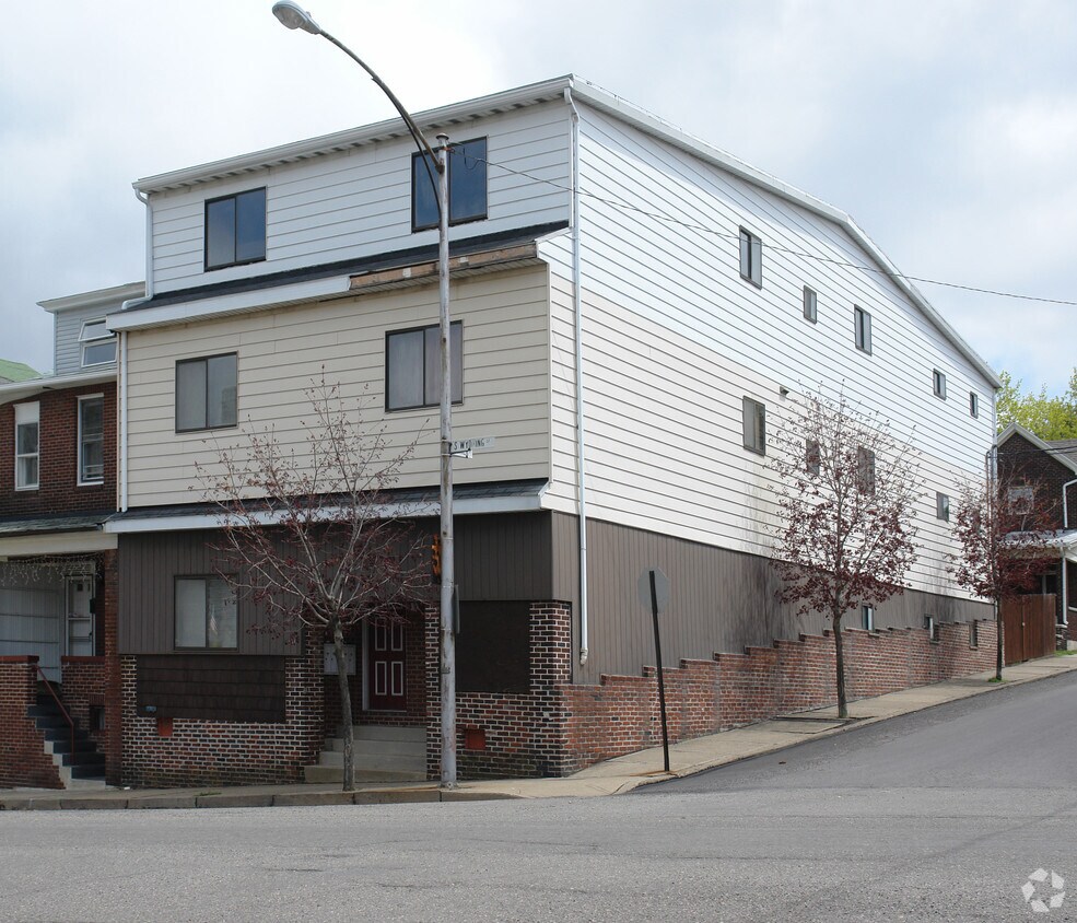 157 S Wyoming St, Hazleton, PA 18201 Apartments in Hazleton, PA