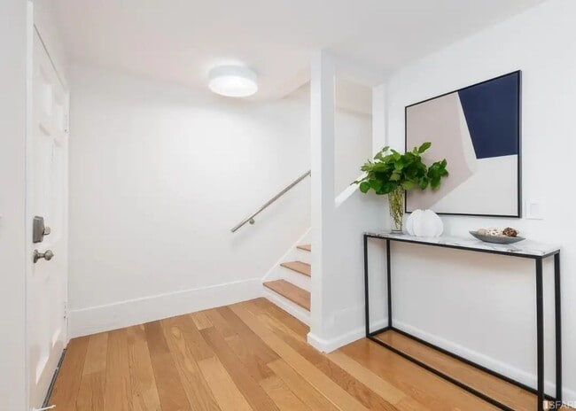 Building Photo - Bright & Spacious Sunset Home | Steps to Golden Gate Park & N-Judah