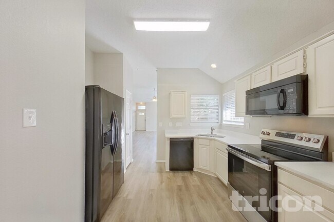 Foto del edificio - 805 Clover Hill Ln