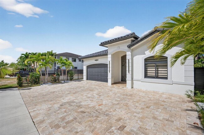 Foto del edificio - 14541 SW 16th St