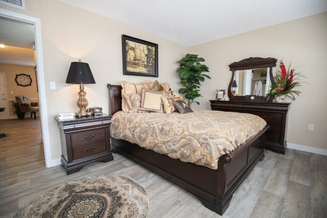 Building Photo - 2035 Philippe Pkwy