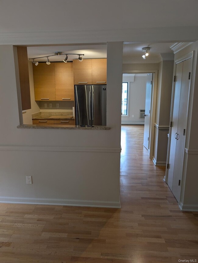 Building Photo - 1155 Warburton Ave