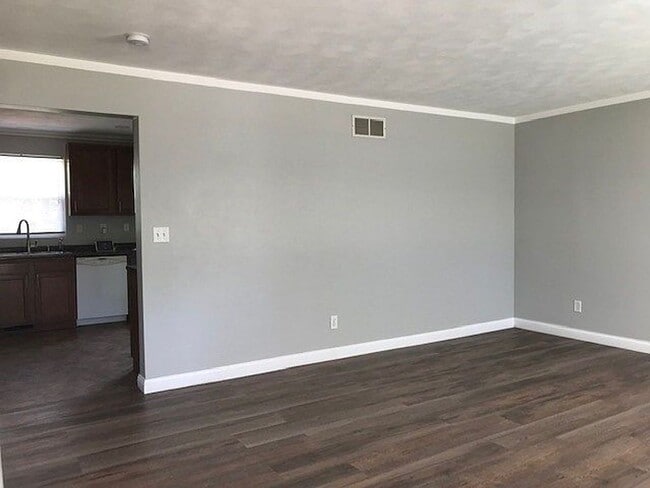 Building Photo - 6340 Garrett Ln
