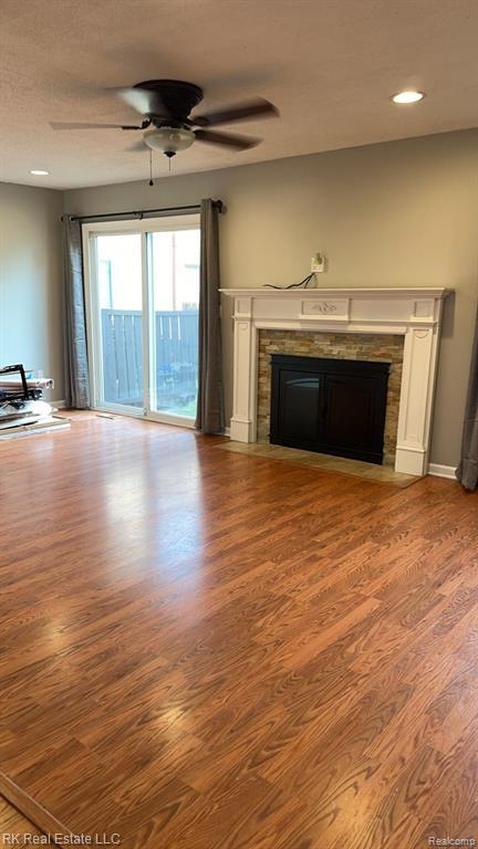 Foto del edificio - 2824 Roundtree Dr