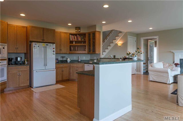 Foto del edificio - 1320 Harbor Ln