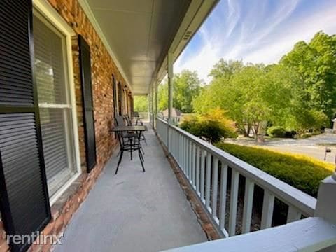 Building Photo - 995 Laurel Springs Ln SW