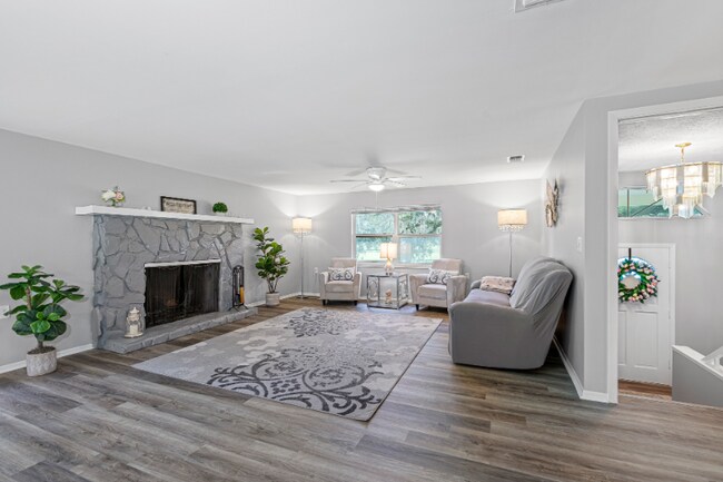 Foto del edificio - 5483 Neff Lake Rd