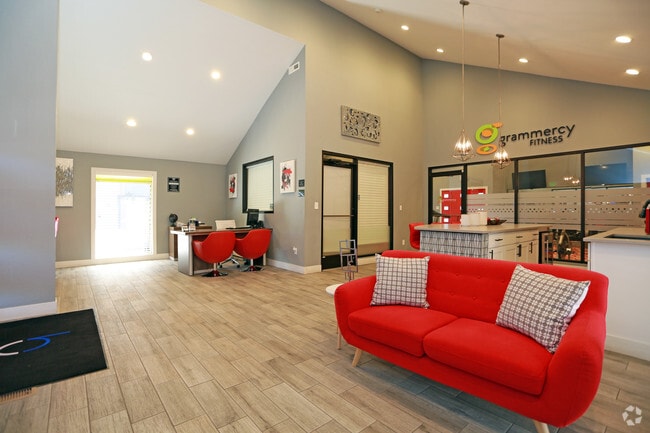 Interior Photo - Grammercy
