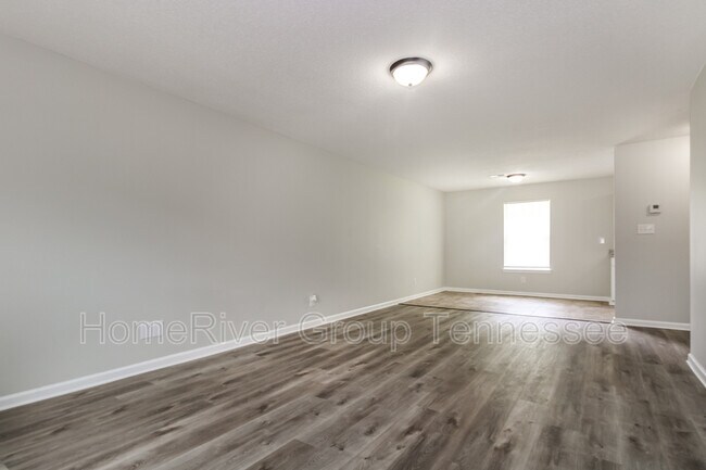Building Photo - 3913 Chelsea Hill Dr