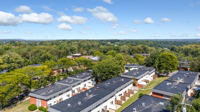 Building Photo - 410 College Park Dr