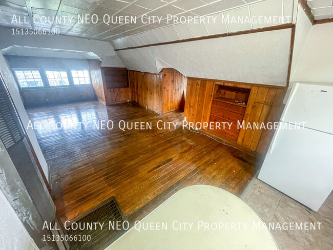 Building Photo - 1316 W Grand Ave