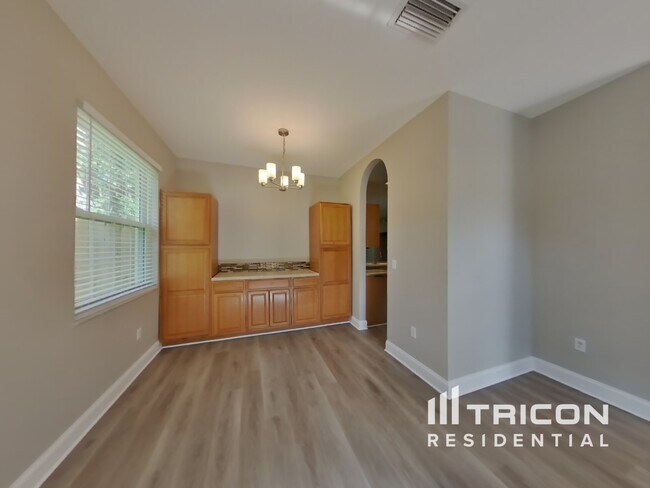 Building Photo - 715 Grand Canyon Dr