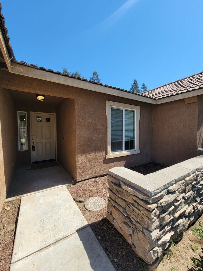 Building Photo - 3 Bedroom 2 Bathroom coming in July! Annie...