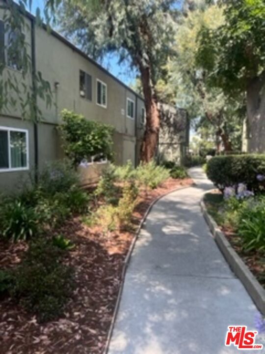 Foto del edificio - 4806 Hollow Corner Rd