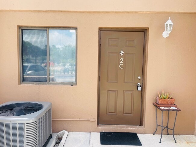 Foto del edificio - 139 Sparrow Dr