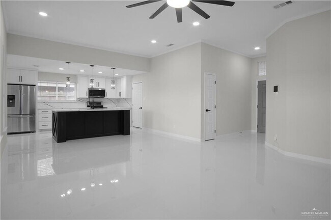 Building Photo - 21 Mynah Ave