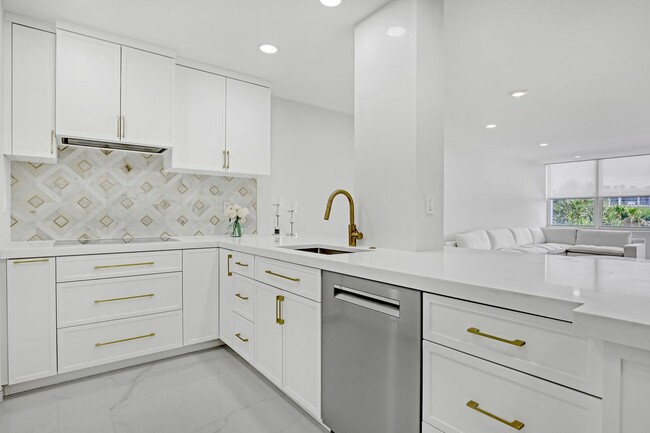 Building Photo - 2295 S Ocean Blvd