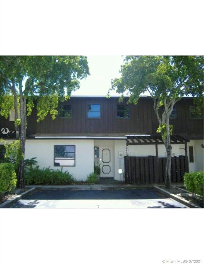 Building Photo - 3643 SW 70th Ave