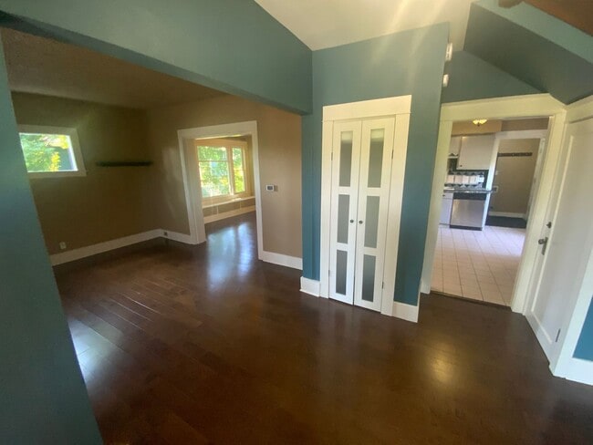 Foto del edificio - Updated Tacoma Home in Great Location – Ap...