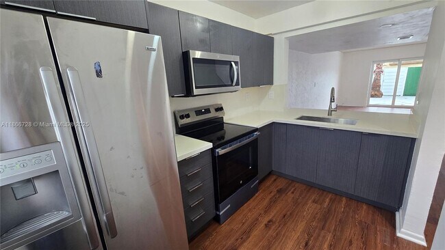 Foto del edificio - 8060 SW 152nd Ave