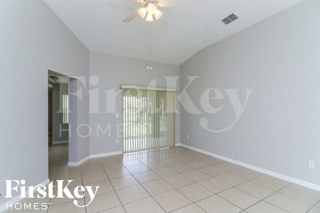 Foto del edificio - 9041 Irving Rd