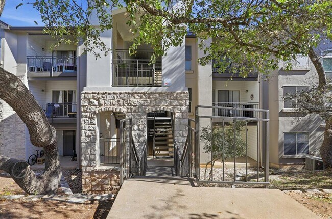 Foto del edificio - 6000 Shepherd Mountain Cove