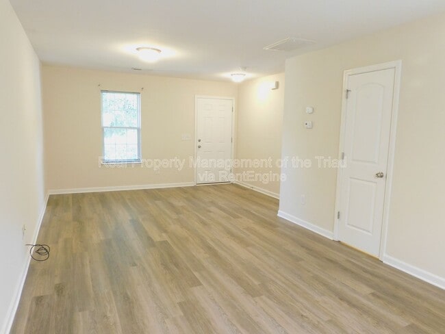 Foto del edificio - 1475 Worchester St