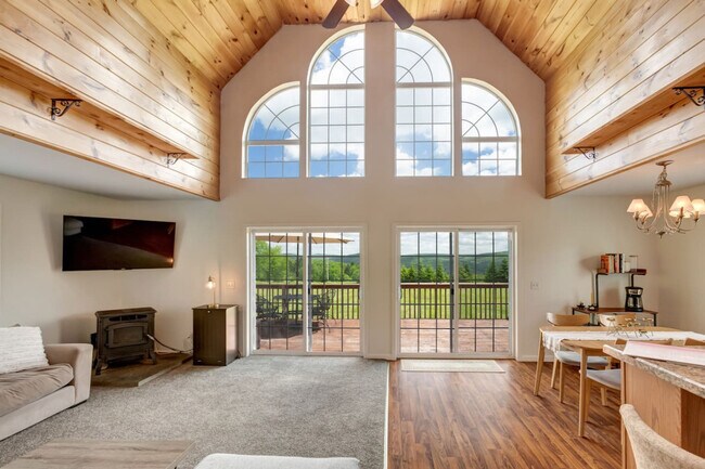 Building Photo - 2109 Dunk Hill Rd