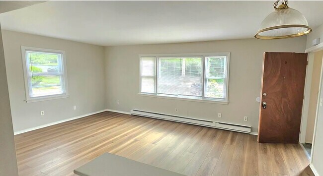 Foto del edificio - 220 Glen Haven Rd