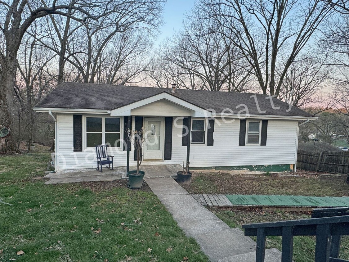 Foto principal - Nice 3 bedroom home available in Ozark!