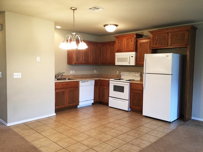 Foto del edificio - Beautiful 3 BR 2.5 BATH in Broken Arrow!