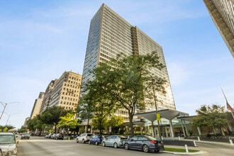Building Photo - 3550 N Lake Shore Dr