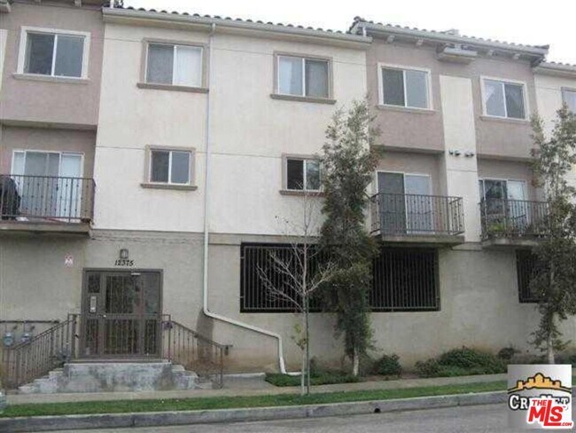 Foto del edificio - 12375 Osborne Pl