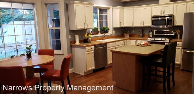 Building Photo - 3 br, 2 bath House - 13707 13th Ave NW