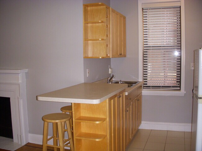 Sink and bar area - 1 Broad Pky