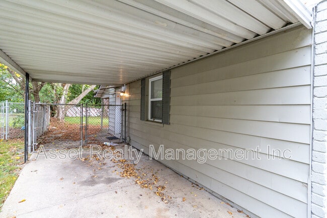 Foto del edificio - 2212 Harvey St
