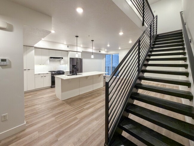 Foto del edificio - 933 S Washington St