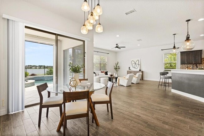 Foto del edificio - 10854 Lemon Lake Blvd