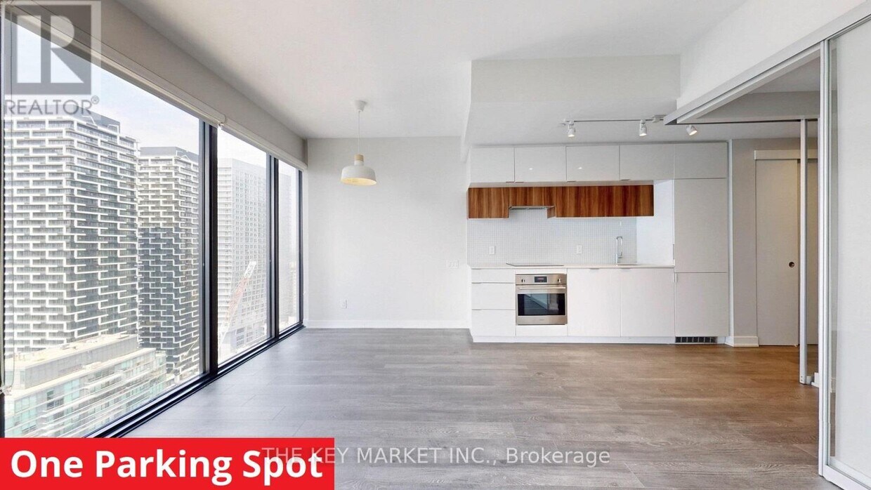 Photo principale - 185-2185 Roehampton Ave