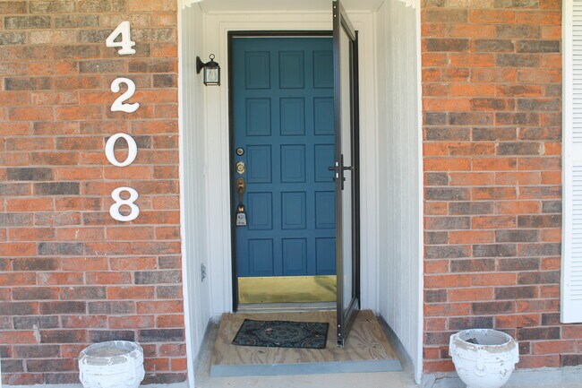 Foto del edificio - 4208 Arbor Dr
