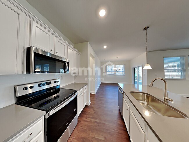 Building Photo - 7105 Garrett Ct