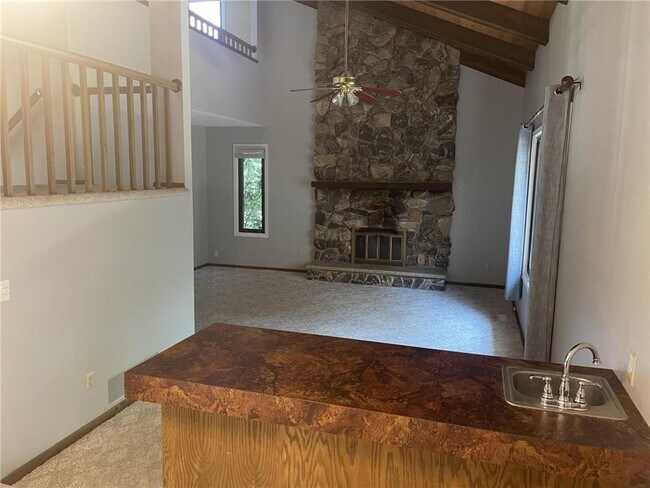 Foto del edificio - 17081 Creek Ridge Trail