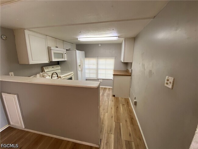 Foto del edificio - 2210 Cantor Ln