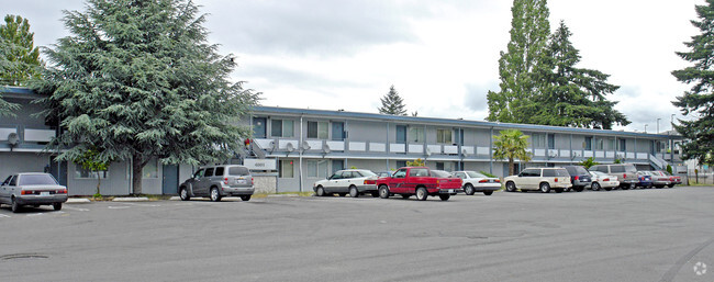 Building Photo - Twin Oaks Apartments